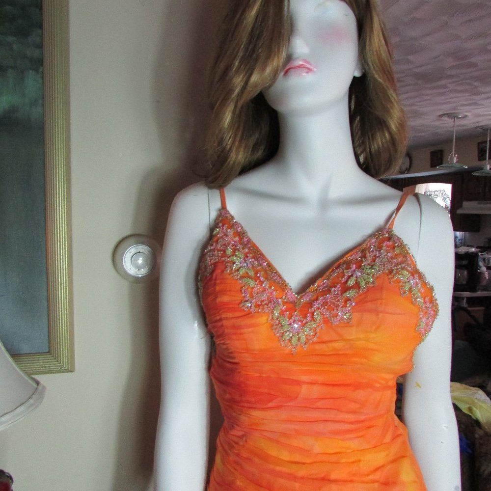 DRESS